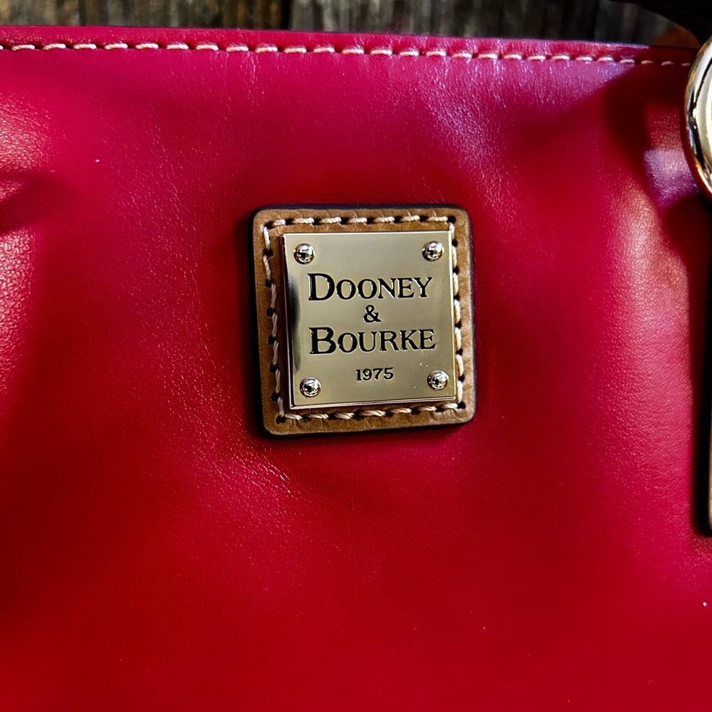 Dooney & Bourke Wexford Small Helena Red BAG - Picture 3 of 16